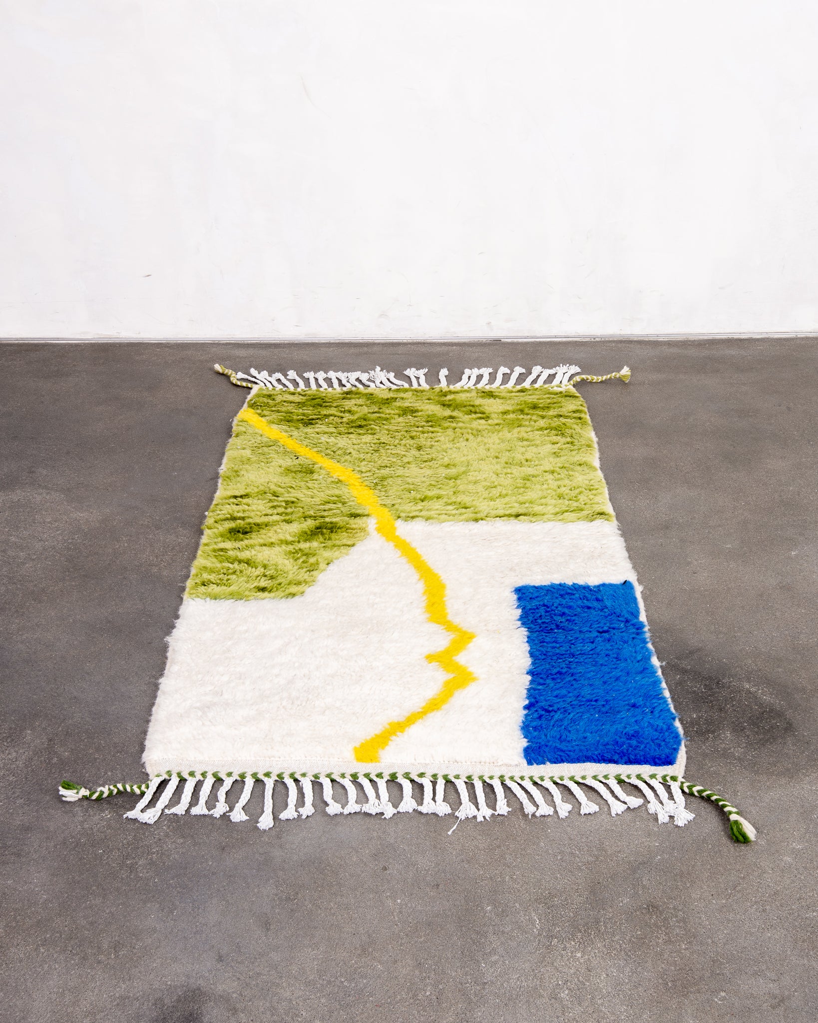 Modern designer handcrafted Berber rug from morocco Beniourain with beautiful colors and patterns